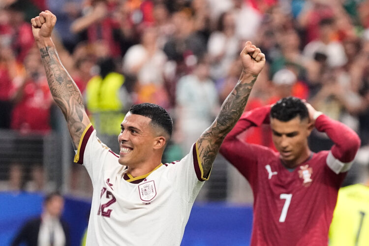 Spain on to quarterfinals, ends Ronaldo's World Cup career
